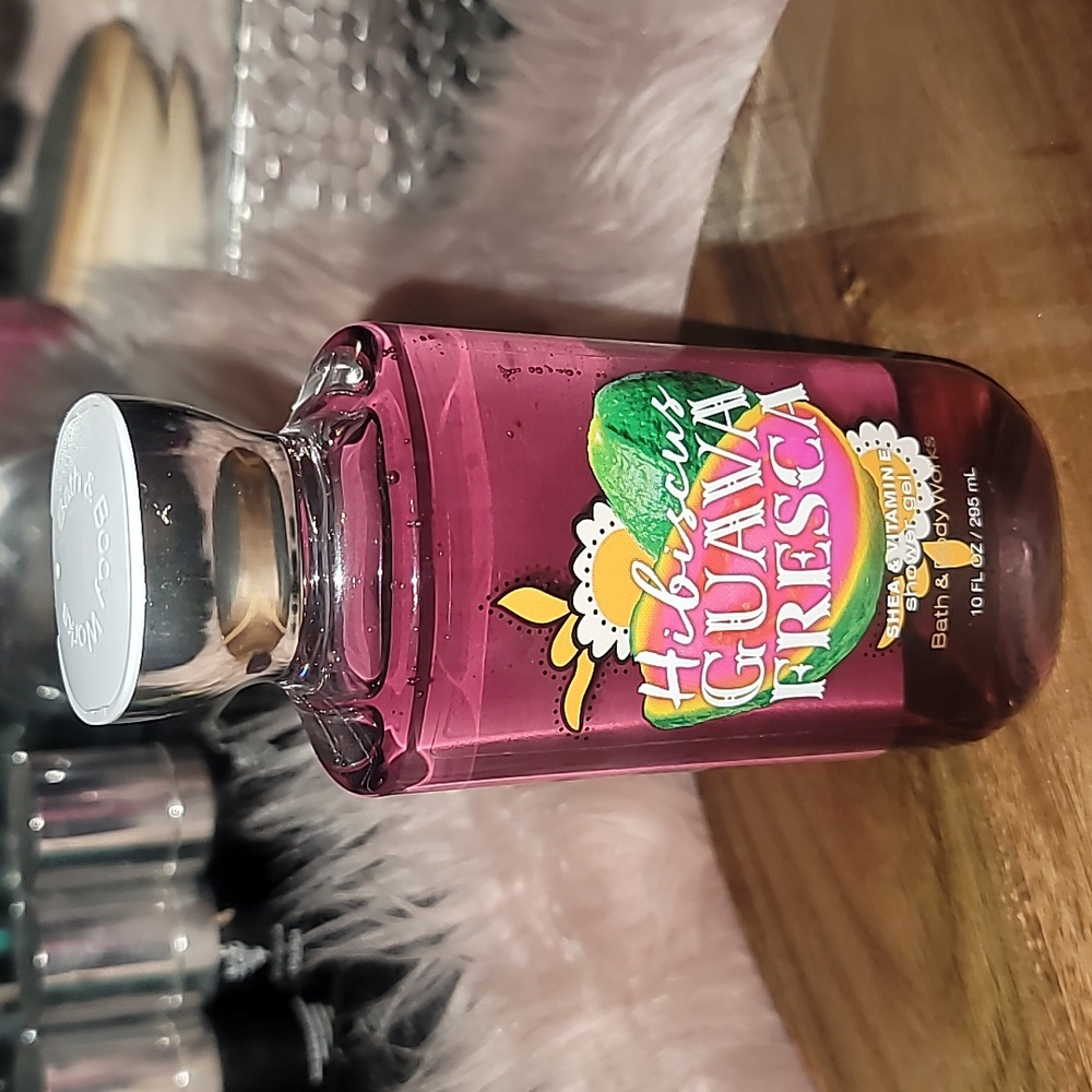 Bath and Body Shower gel 10oz
